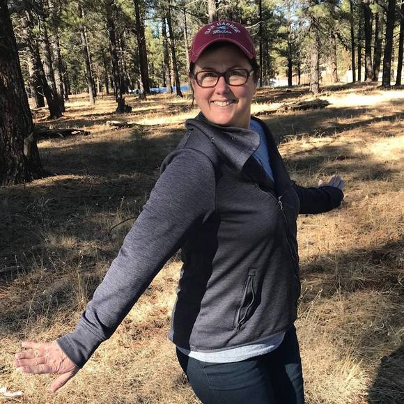 Meet your Posher, Laura - Picture 1 of 1